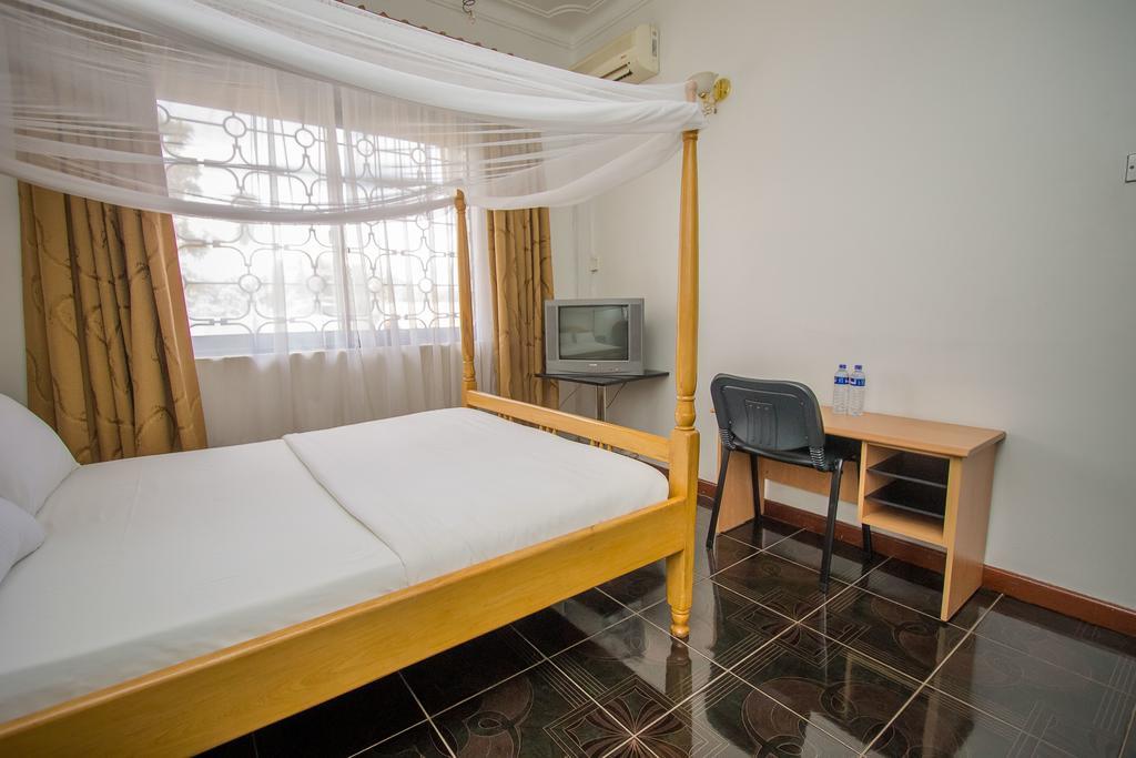 Alfa Hotel Munyonyo Kampala Exterior photo