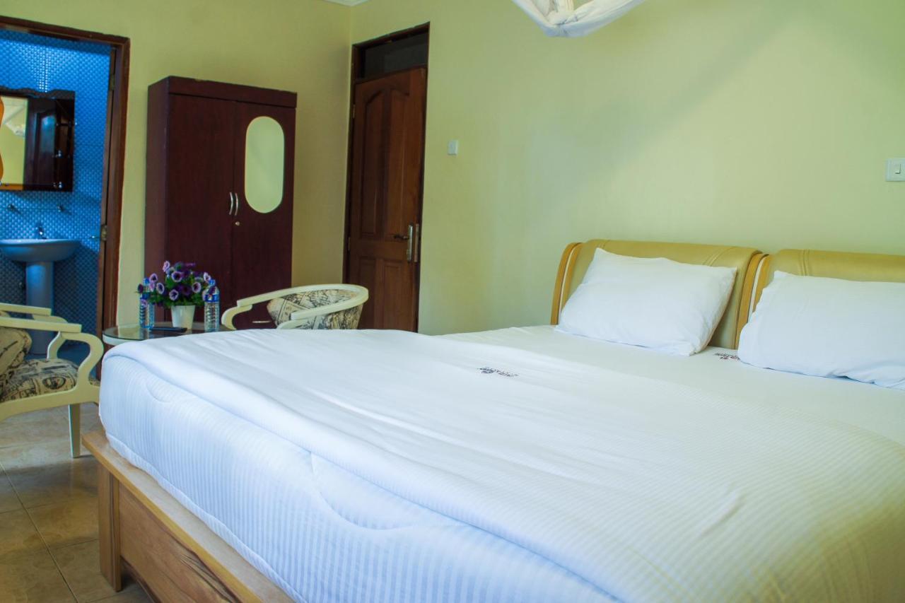 Alfa Hotel Munyonyo Kampala Exterior photo